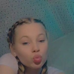 Meet your Posher, Nadia